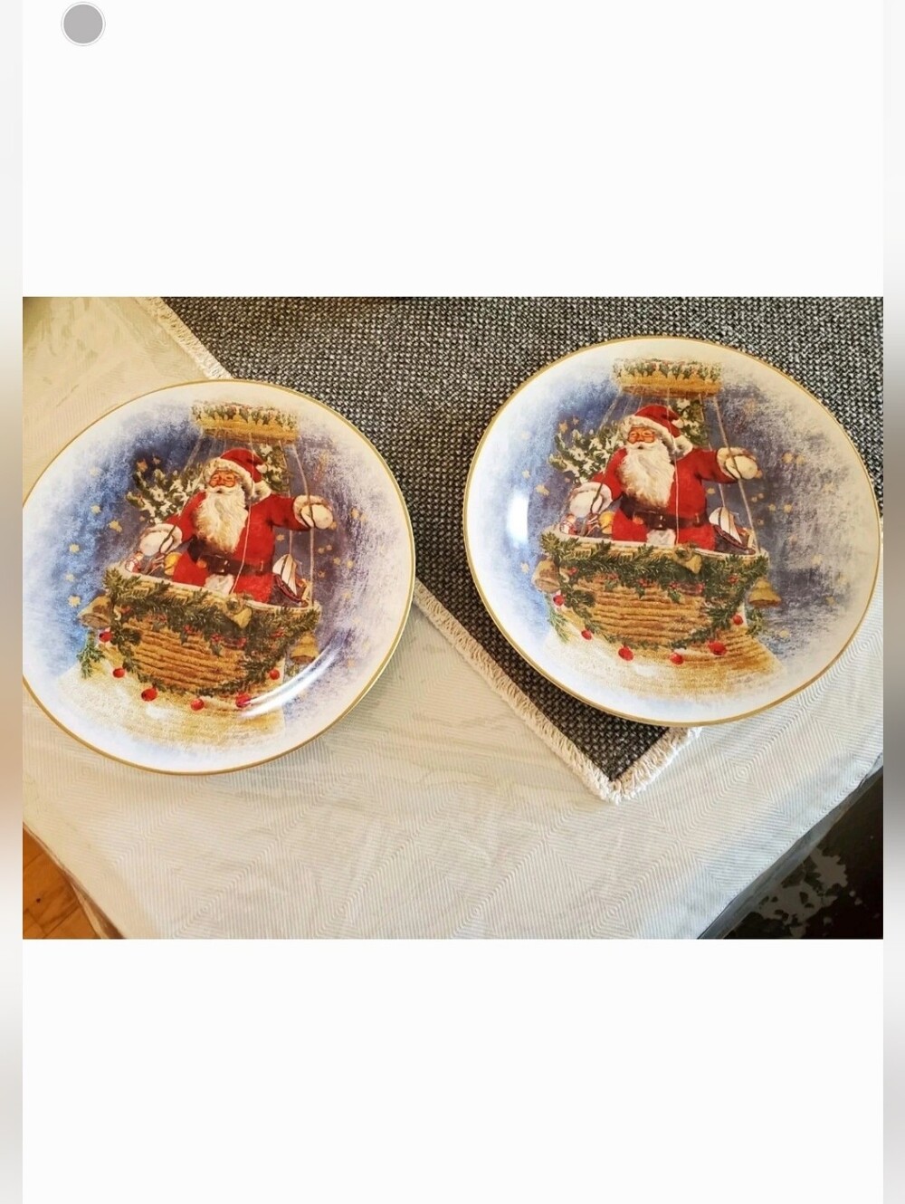 Pottery Barn Nastalgic Dinner Plates Set 2